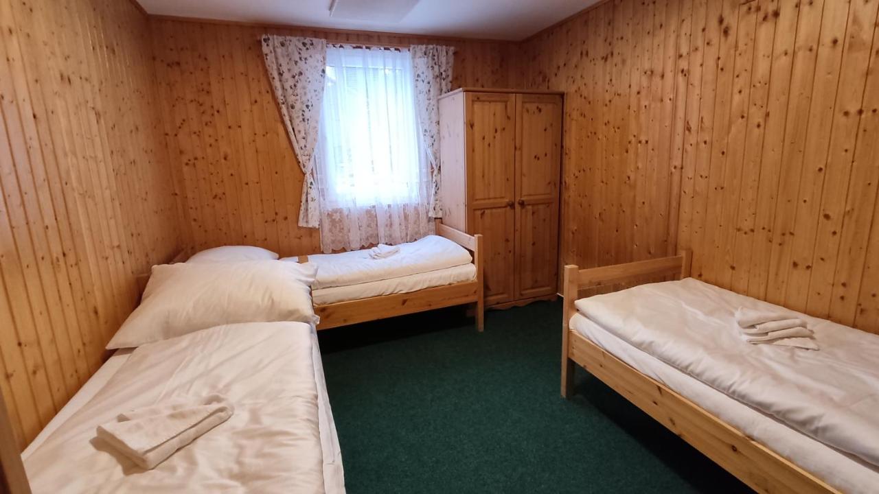 Habitación Triple con baño privado externo