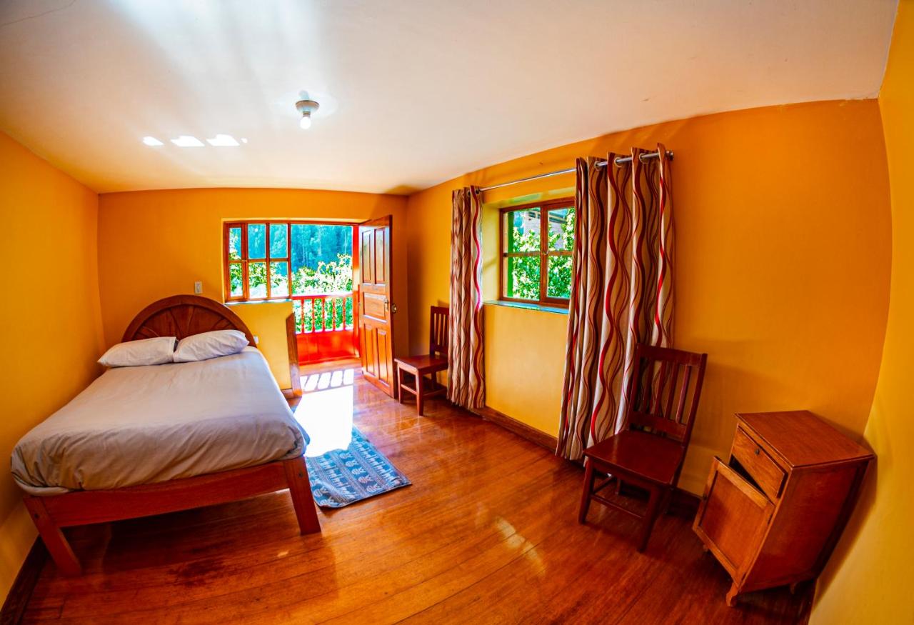 Standard Twin Room with Shared Bathroom