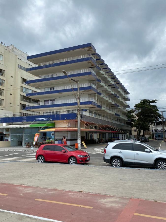 Loft Vista Mar 211 - Praia do Morro - prédio frente Mar - varanda com vista mar - elevador - atravessou a avenida, ja esta na Praia - internet - com garagem para carro pequeno - Bed and Breakfast