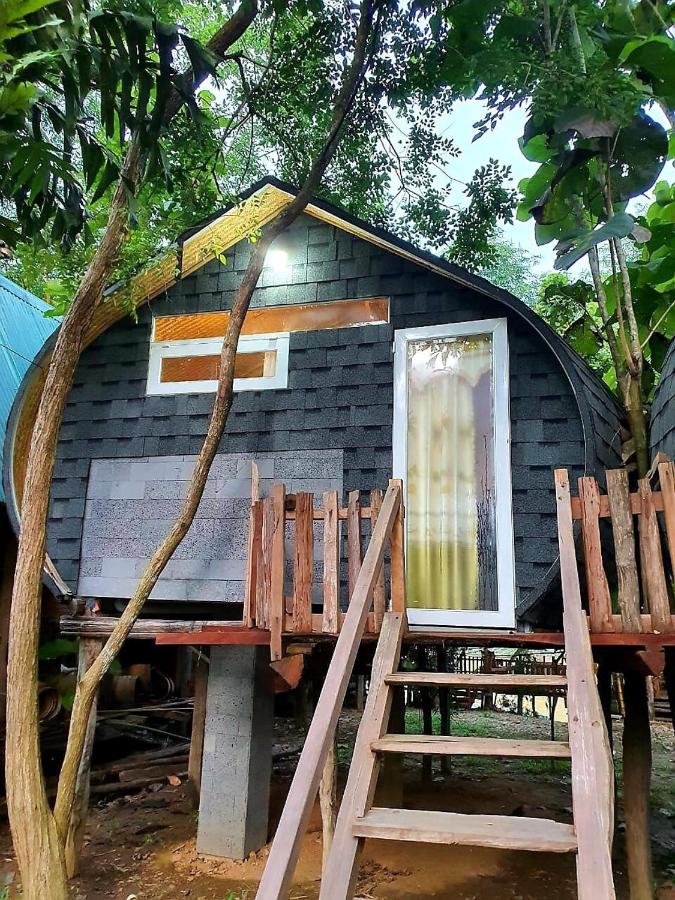 Bungalow - Water Front