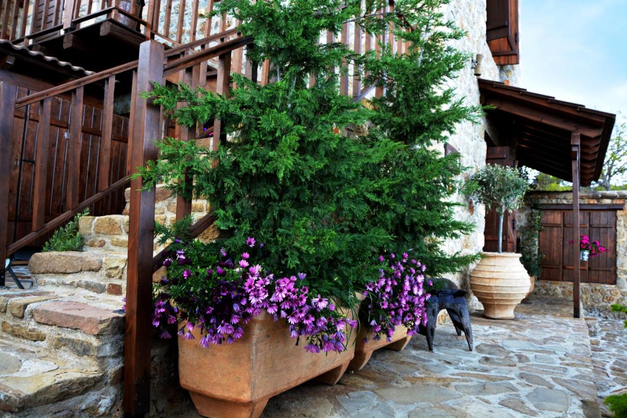 Nymfes Guesthouse - B&B