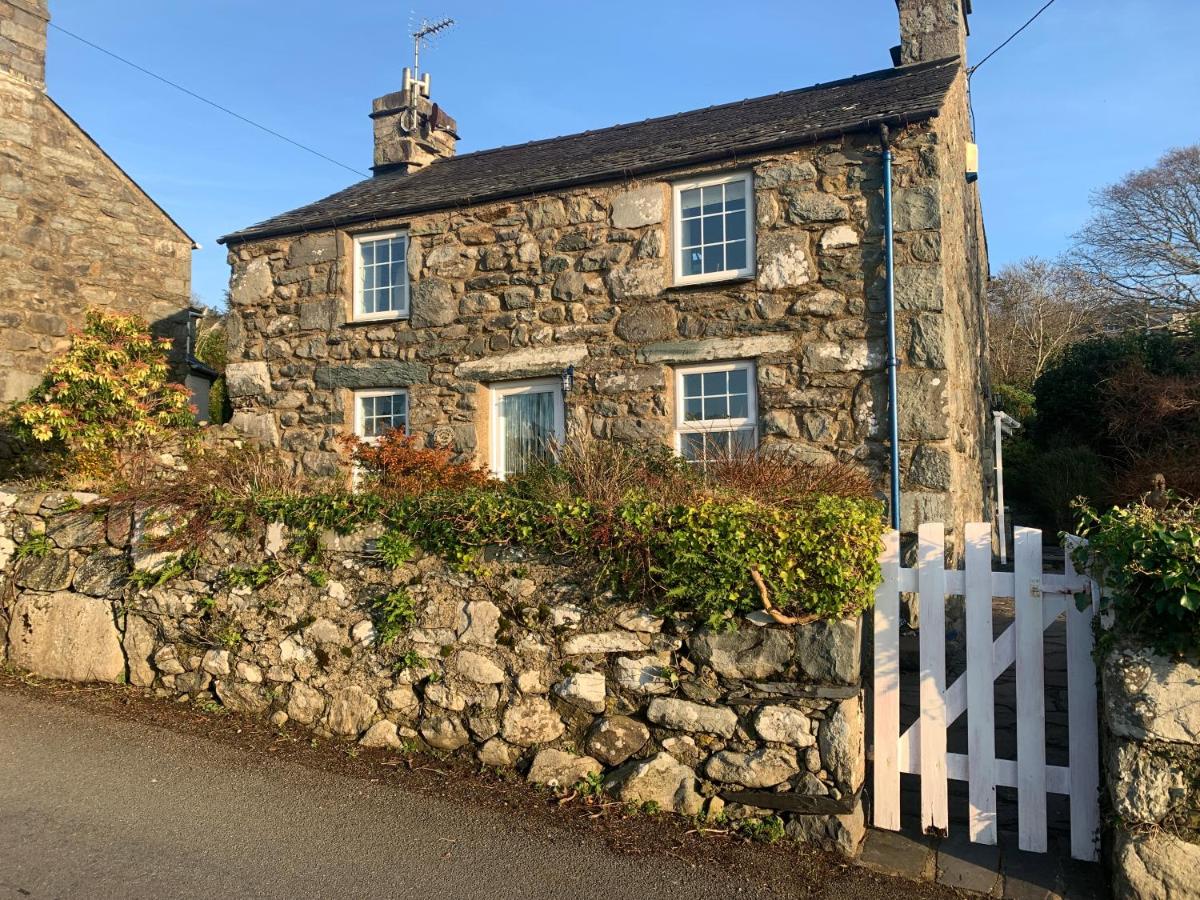 Bwthyn Nain Cottage near Harlech with ocean views - B&B Llanfair