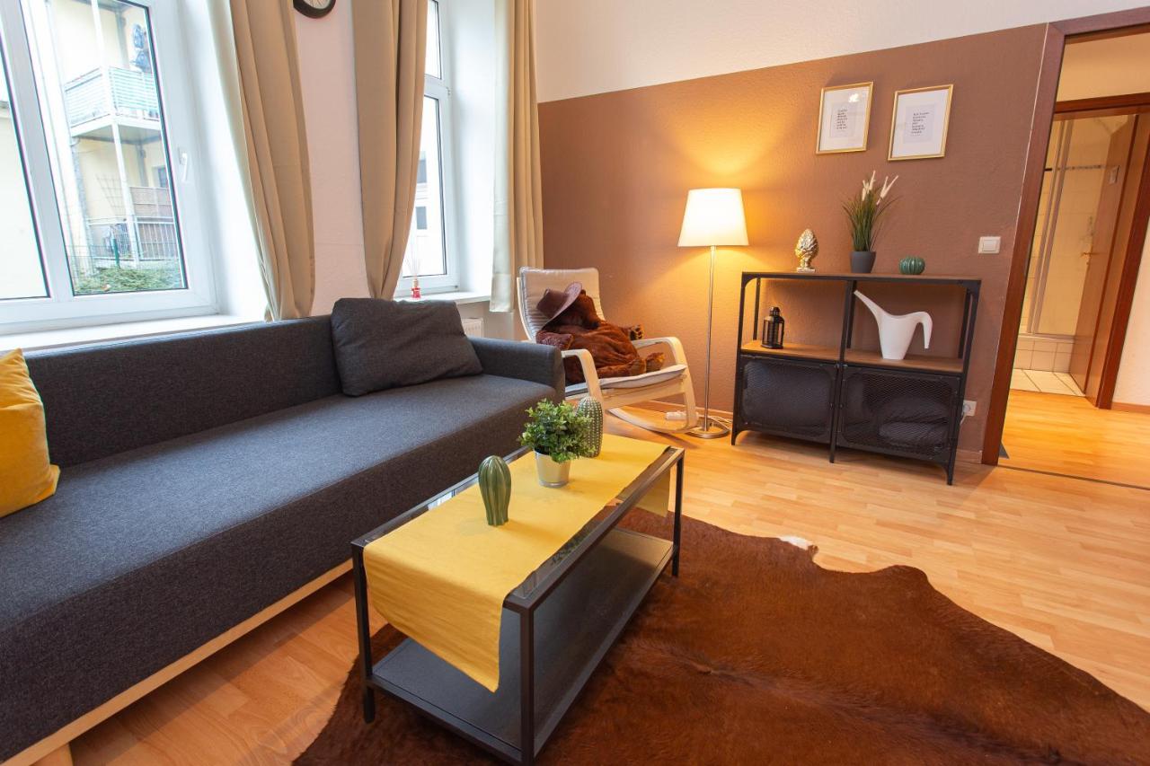 B&B Chemnitz - FULL HOUSE Studios - Wild West Apartment - Nespresso inkl - Bed and Breakfast Chemnitz