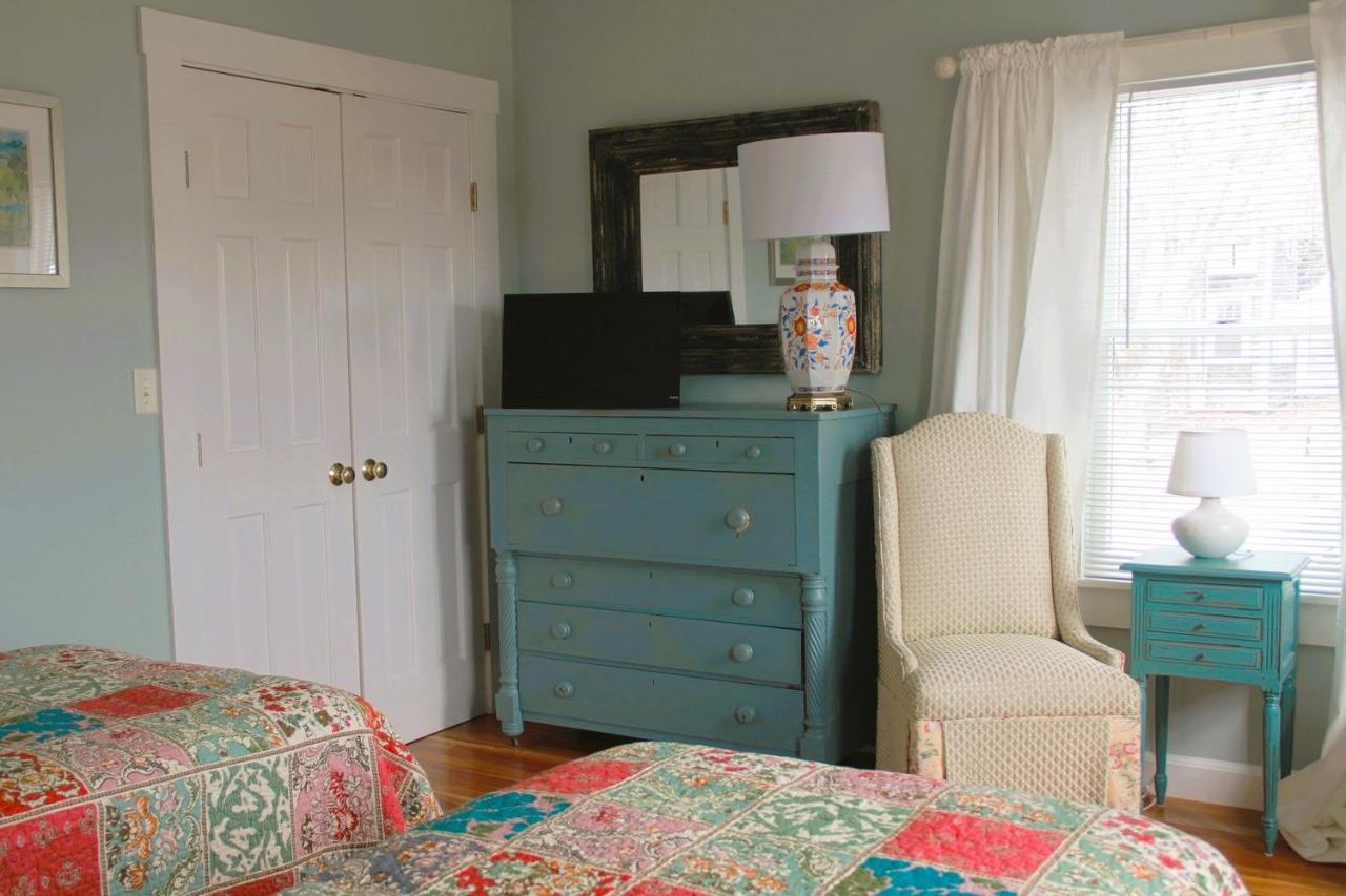 Deluxe King Room with Private Entrance #111
