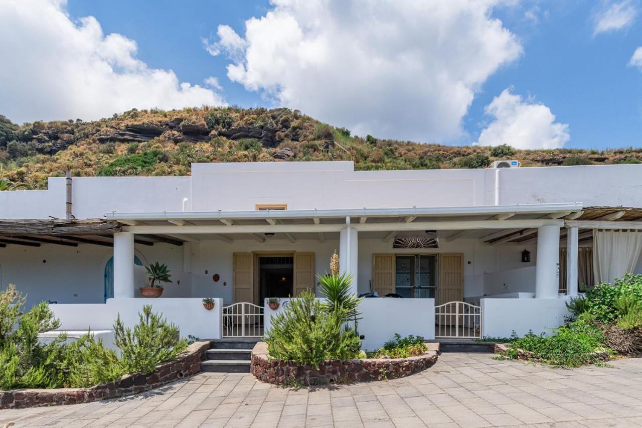 Villa Ginestra sulla spiaggia di Stromboli - Chambres d’hôtes