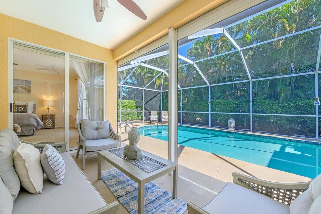 Paradise Escape Luxury Pool w/Game Room King Bed - B&B