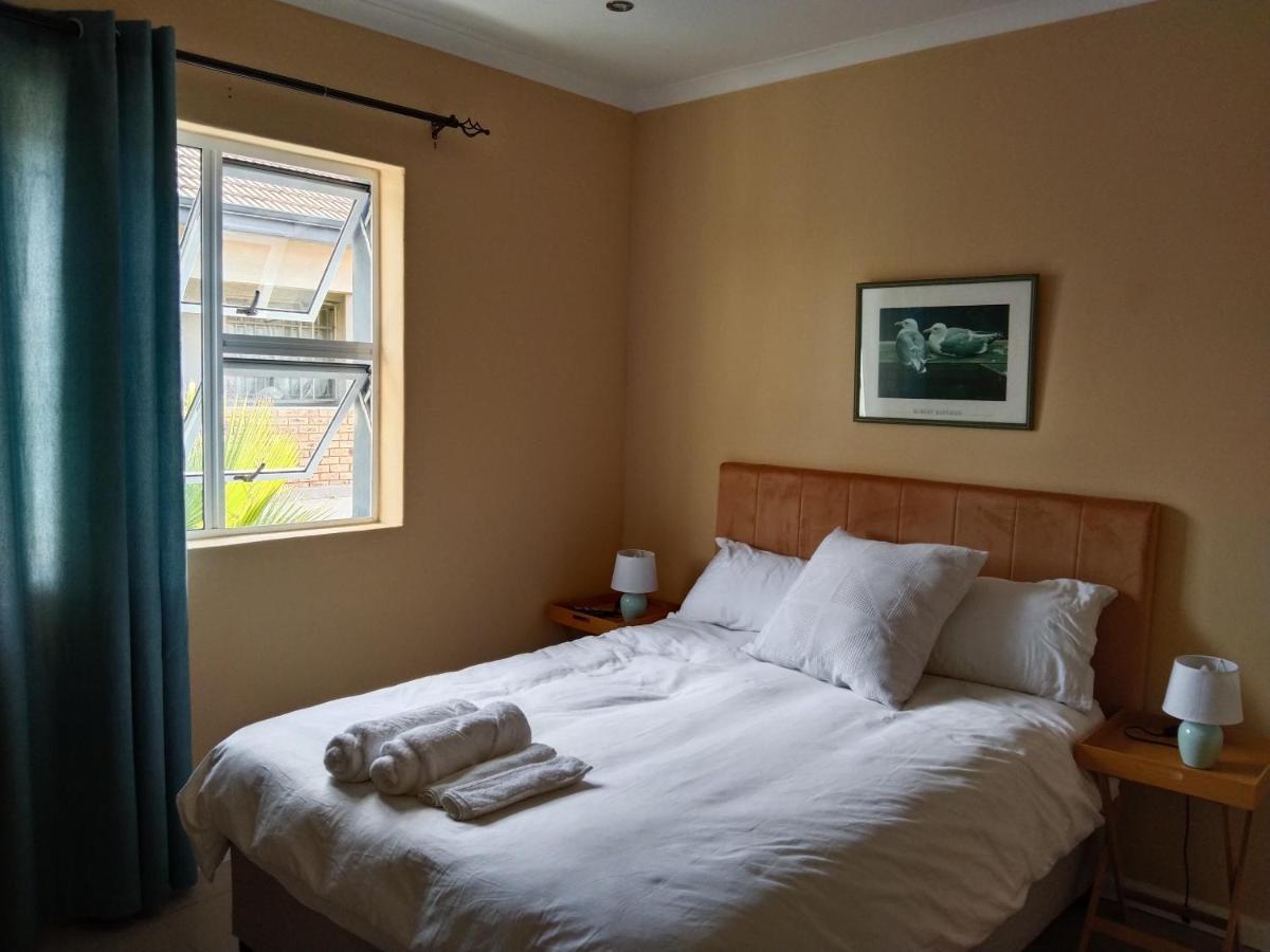 24 Wrench Glenlilly Parow - B&B Cape Town