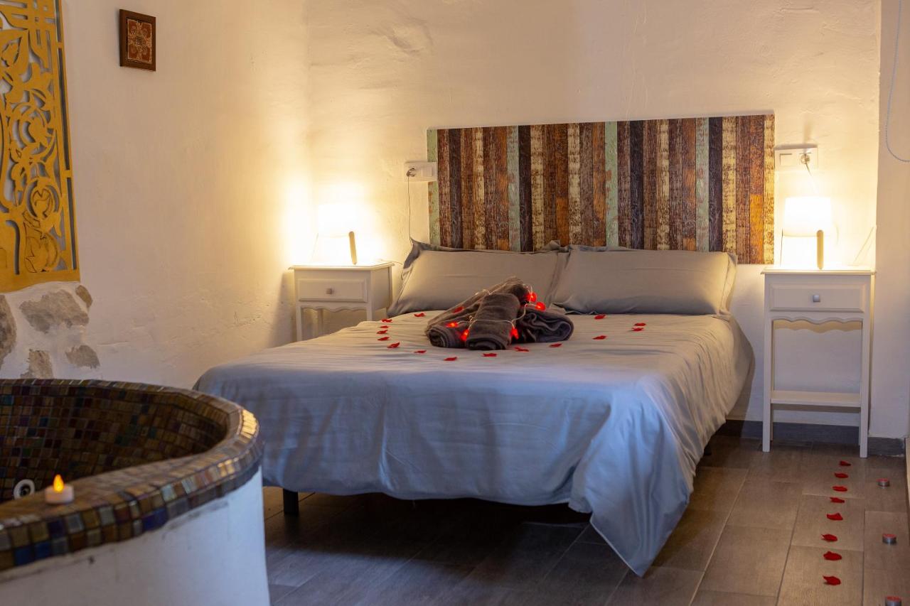 B&B Xàtiva - Fortress Jacuzzi Suites - Bed and Breakfast Xàtiva