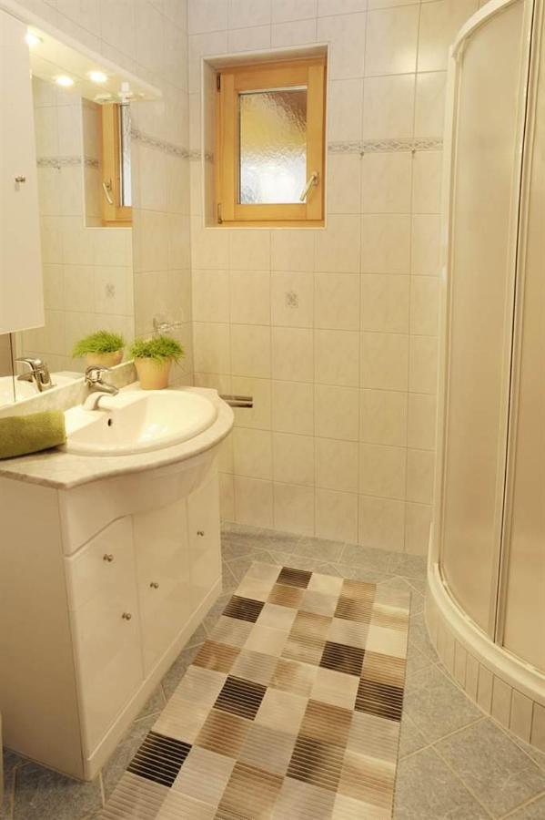 Apartamento de 2 dormitorios con ducha 