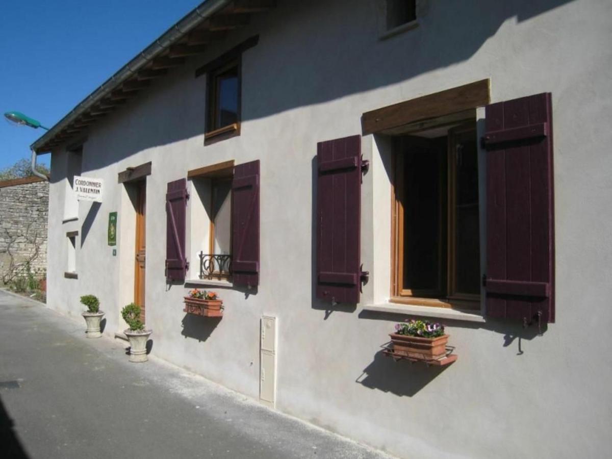 B&B Tonnoy - Gîte Tonnoy, 3 pièces, 4 personnes - FR-1-584-35 - Bed and Breakfast Tonnoy