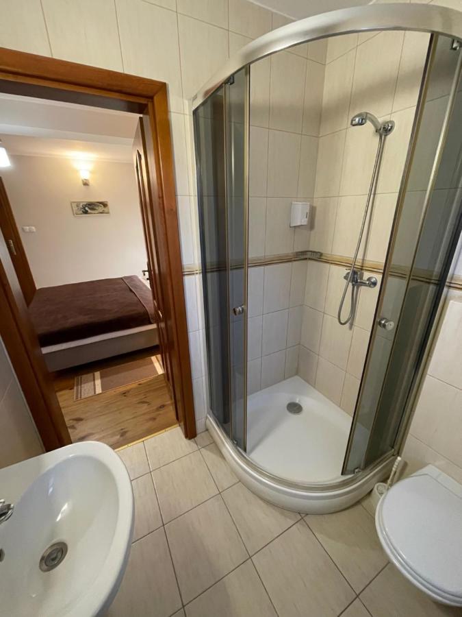 Tweepersoonskamer met Balkon en Zijdelings Uitzicht op het Meer