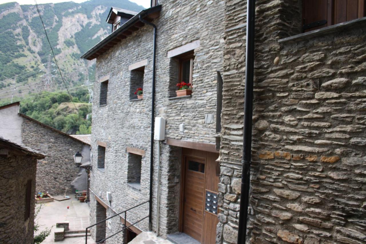 Nadal Apartaments - Bed and Breakfast Llavorsí