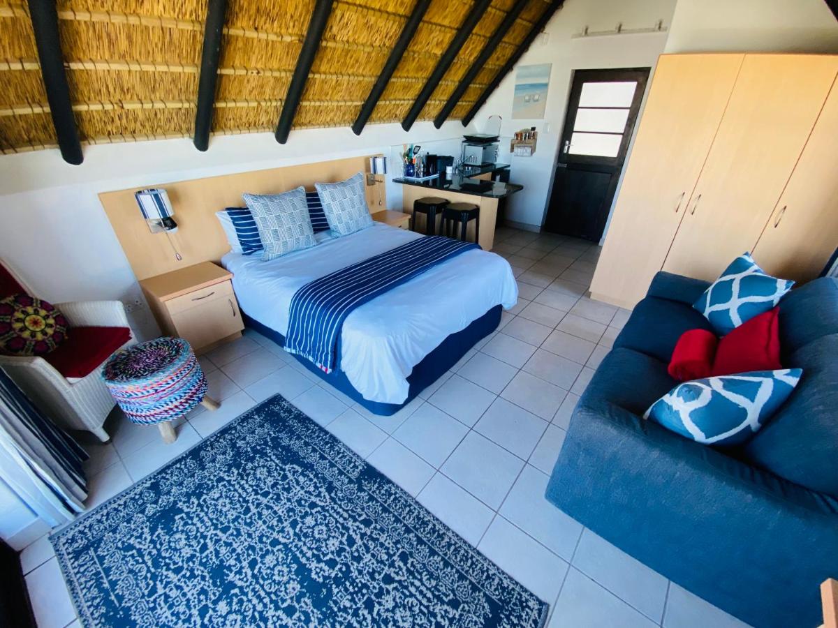 B&B St Francis Bay - Shalom-self catering apartment - Bed and Breakfast St Francis Bay