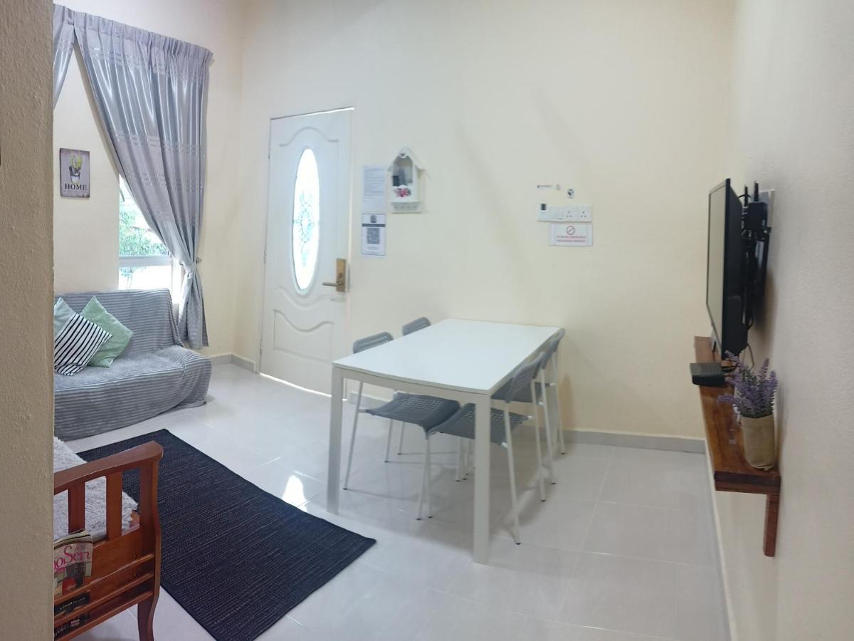 B&B Kangar - Topville Homestay - Bed and Breakfast Kangar