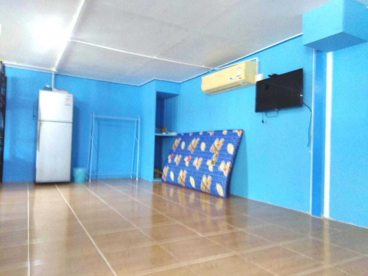 Mixed Dormitory Room