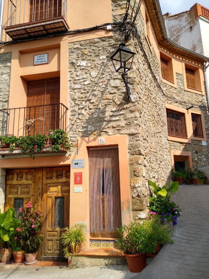 Casa de Amparo y José Manuel en Pavias - B&B Pavías