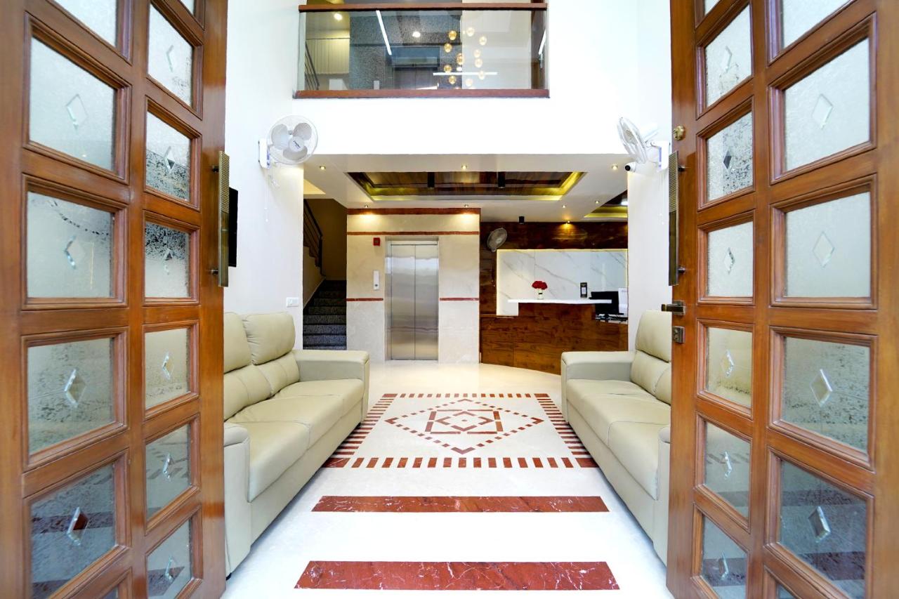 B&B Bangalore - SS CROWN inn - Bed and Breakfast Bangalore