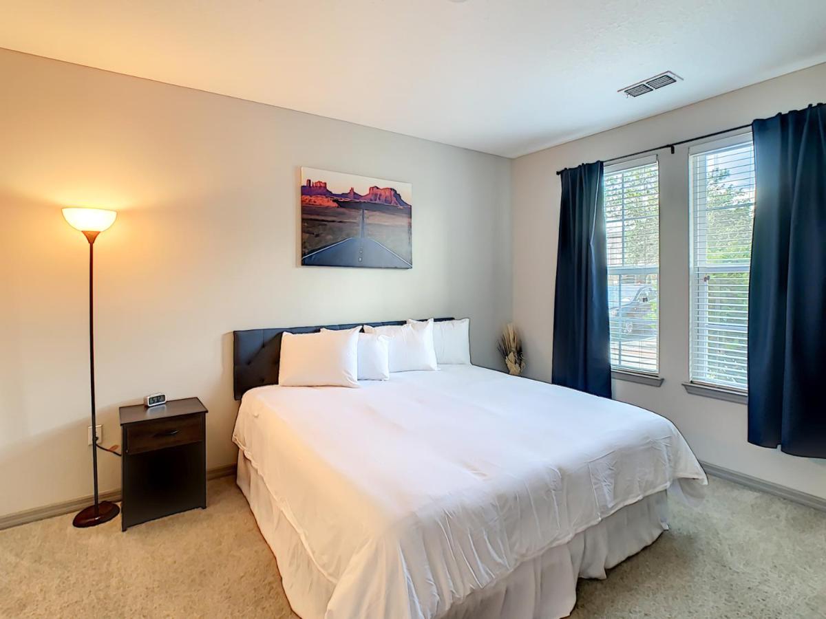 B&B Kissimmee - King Bed, Great Amenities, And Disney Calling You - Bed and Breakfast Kissimmee