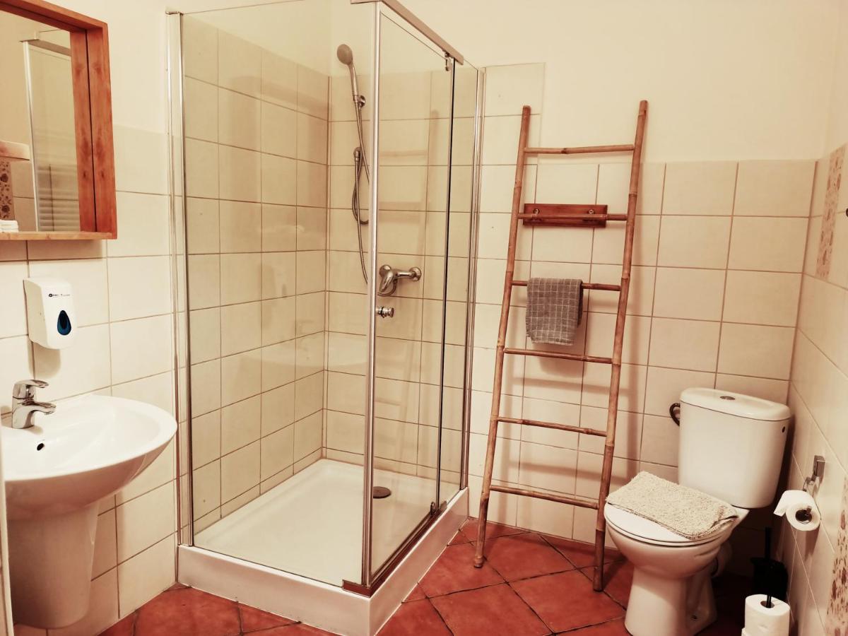 Familienzimmer mit Bad (3-8 Erwachsene)