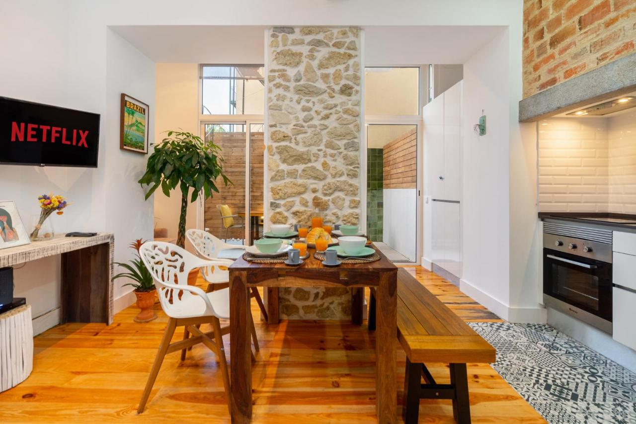WHome Casa Alcazar Perfect spot w/ private Patio - Chambres d'hôtes Lisbonne