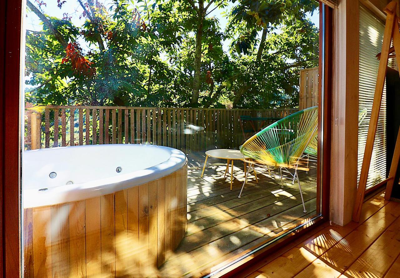 Suite with Hot Tub
