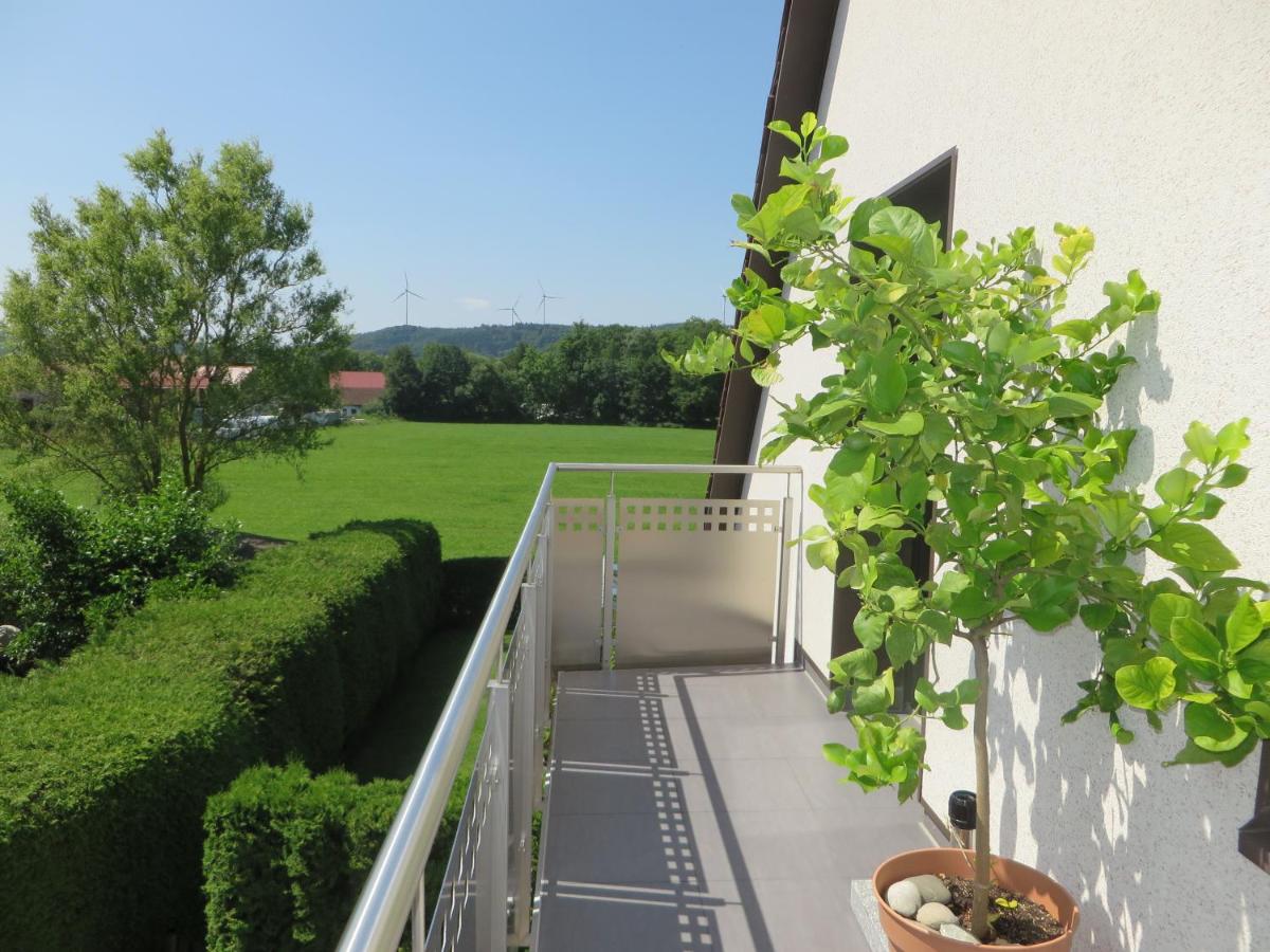 B&B Michelfeld - Ferienwohnung Landliebe - Bed and Breakfast Michelfeld