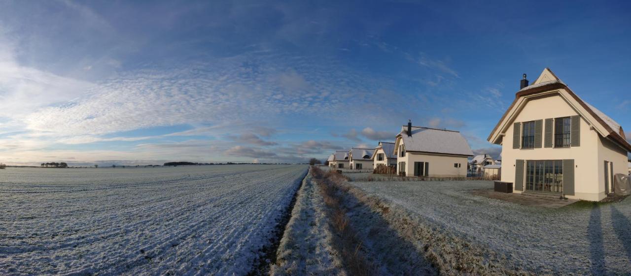 Reetdachhäuser am Bakenberg - B&B Dranske