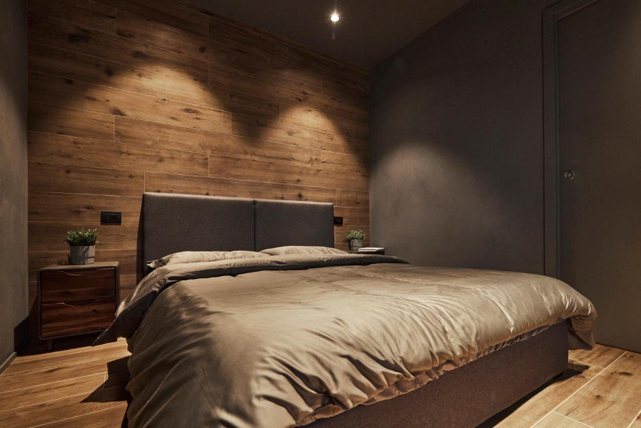 AFTER8-MATERIAL - Bed and Breakfast