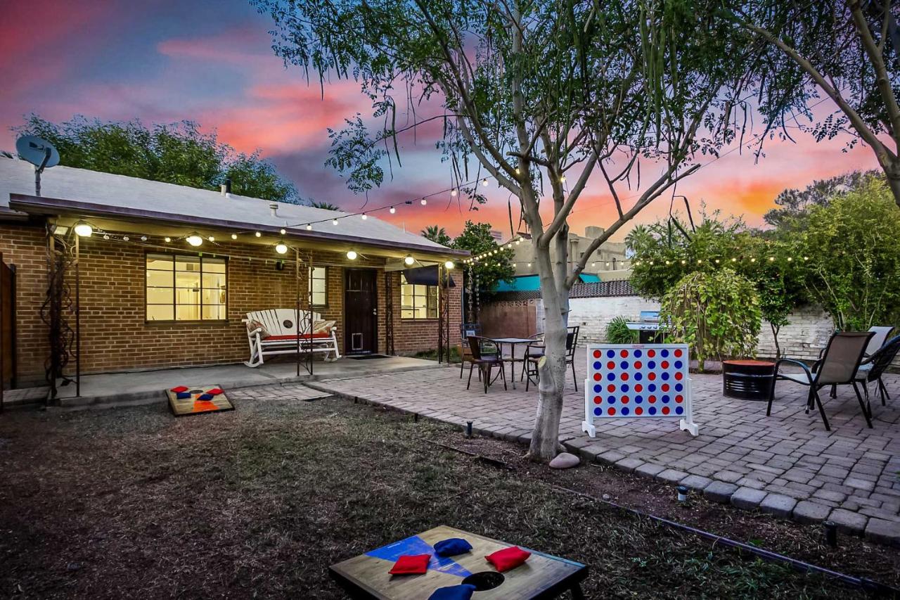 Sun-Lit Phoenix Gem Backyard Entertainment Patio! - B&B