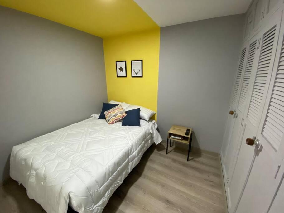 Apartamento a minutos de Provenza en Medellín - M201 By Roots Rentals - B&B