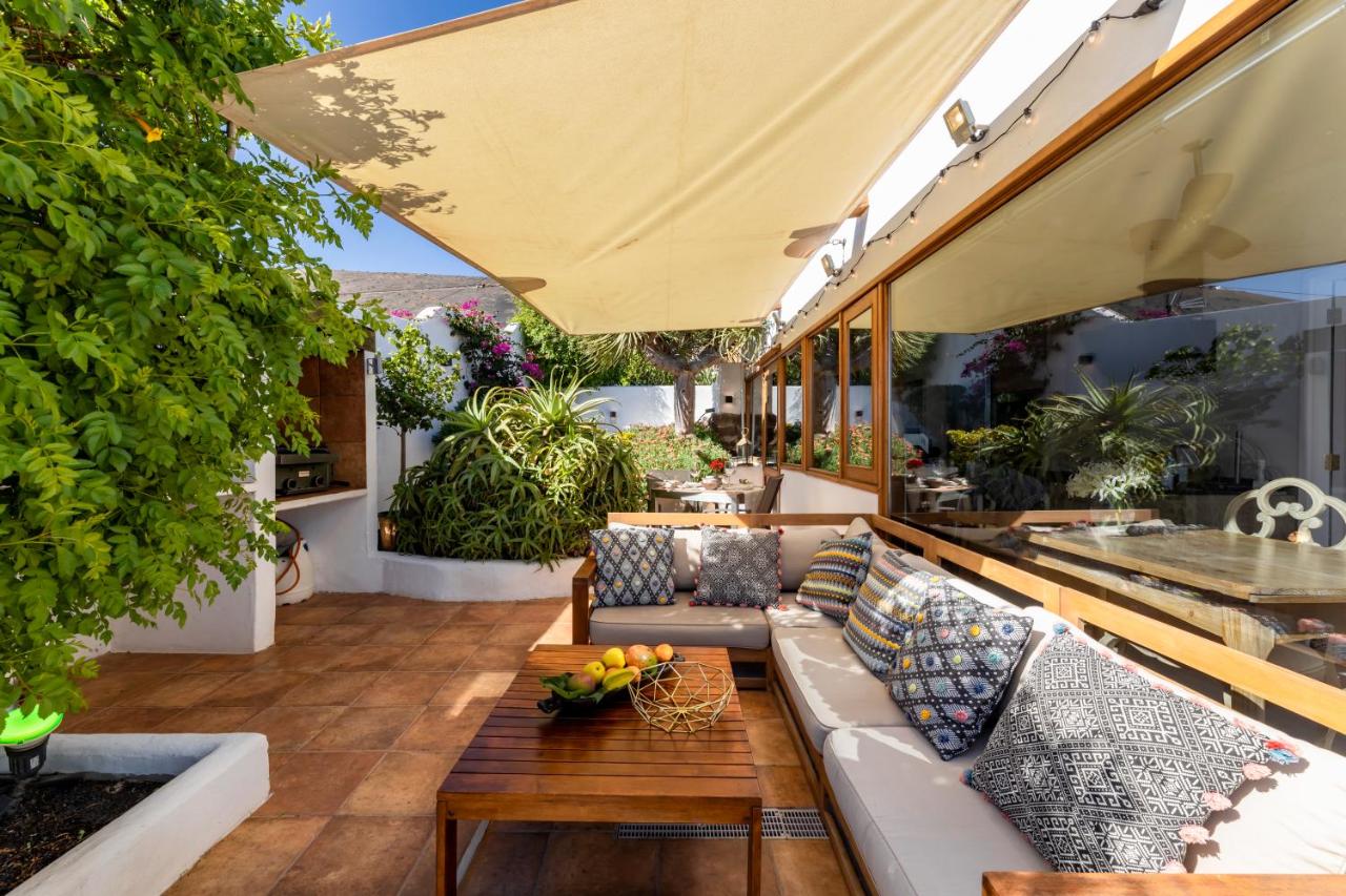 "NEW" Deluxe designer Villa Infinity, with Panoramic sea views,own exclusive heated private pool, subtropical gardens - B&B Tías