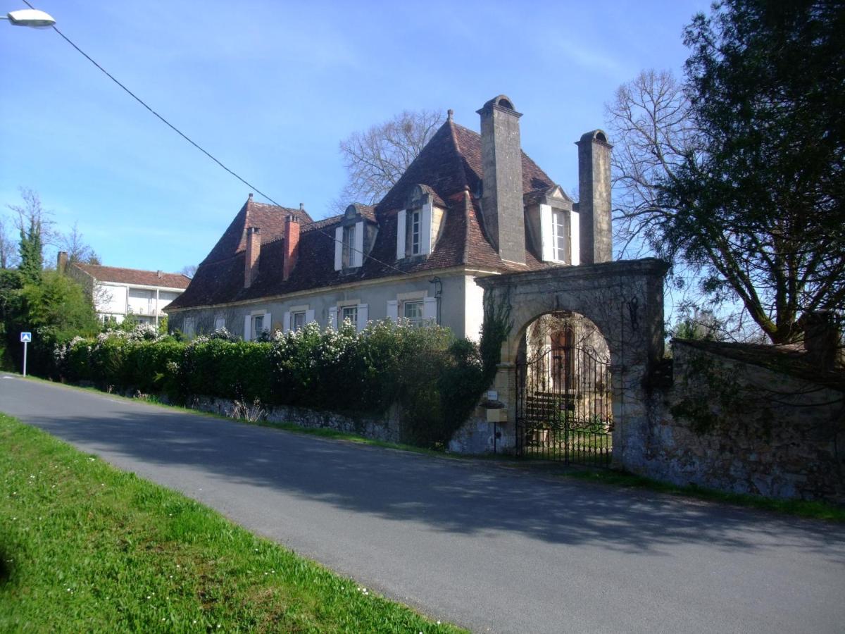 B&B Saint-Cyprien - LA GRANGE DES PÈRES - SÉJOURNEZ DANS UNE AUTHENTIQUE CHARTREUSE DU XVIIIème SIECLE - Bed and Breakfast Saint-Cyprien