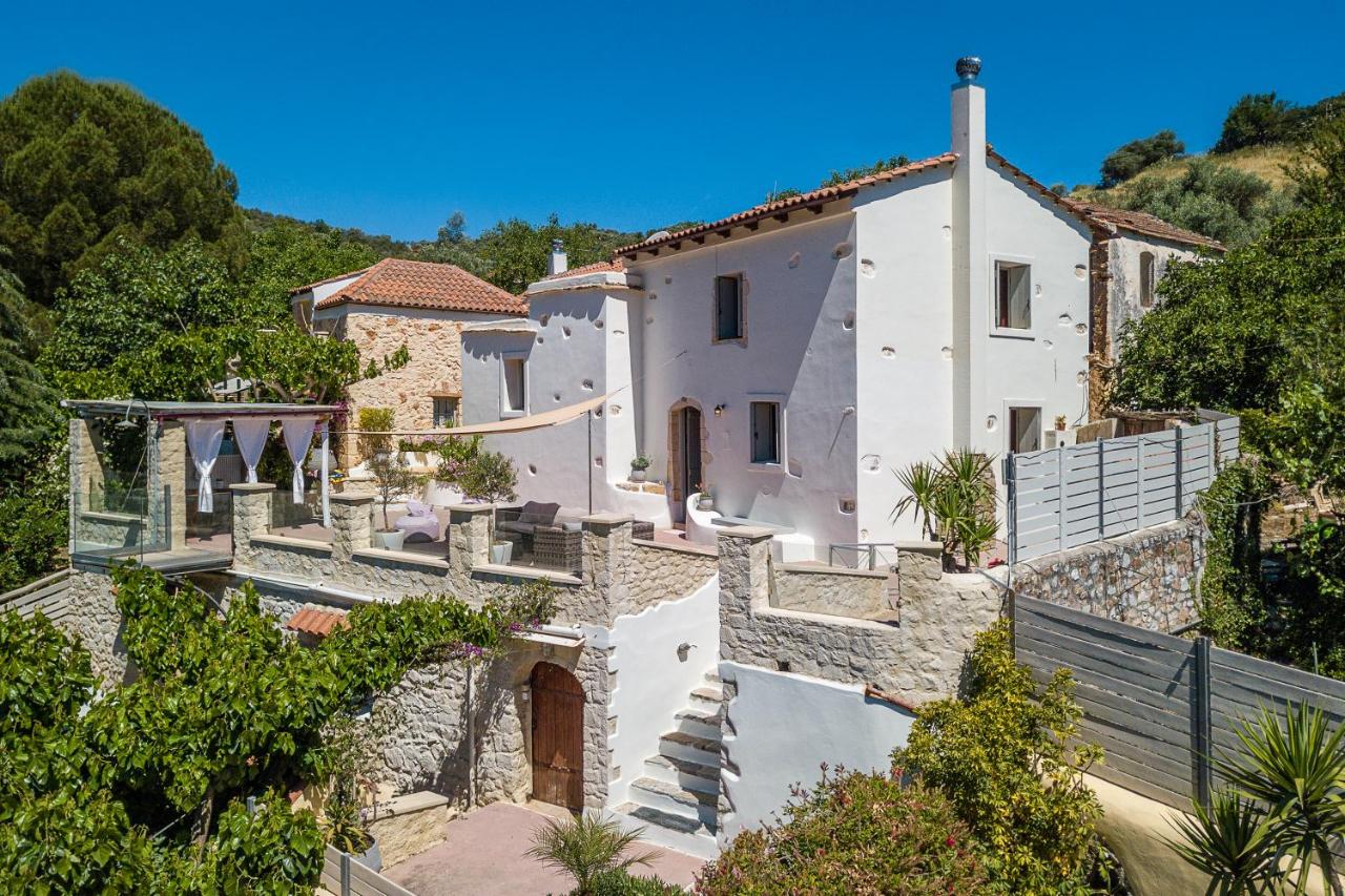 Verekinthos Villa, a Fine Country Retreat, By ThinkVilla - Chambres d’hôtes