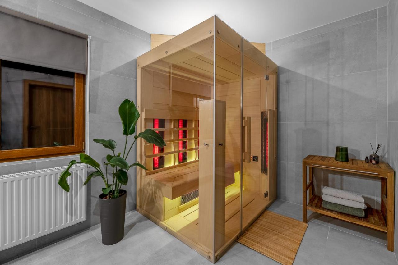 Tylko Tu i Teraz- Sauna, Balia z jacuzzi, Bon turystyczny - Chambres d'hôtes Baligród