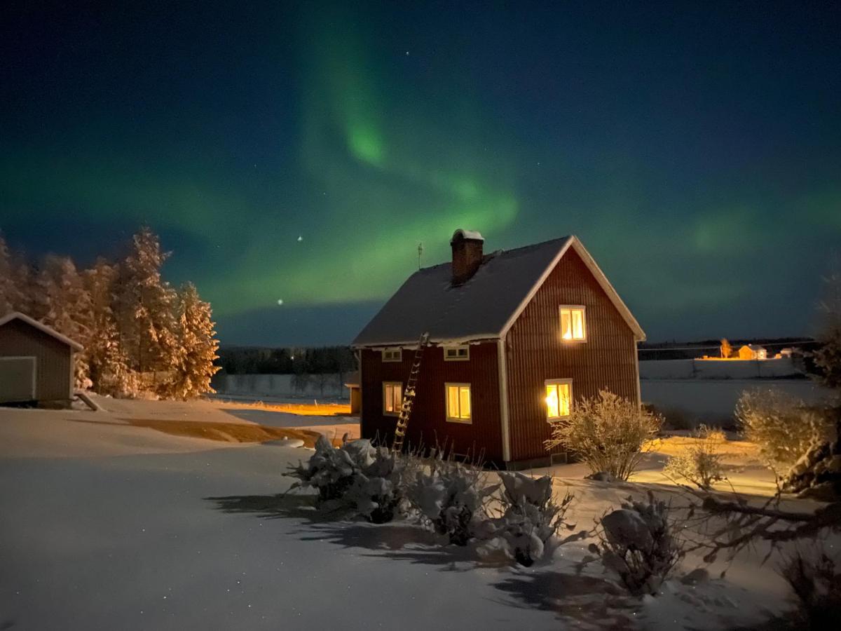 COZY Home with LAKE view-free WiFi - free SAUNA - B&B