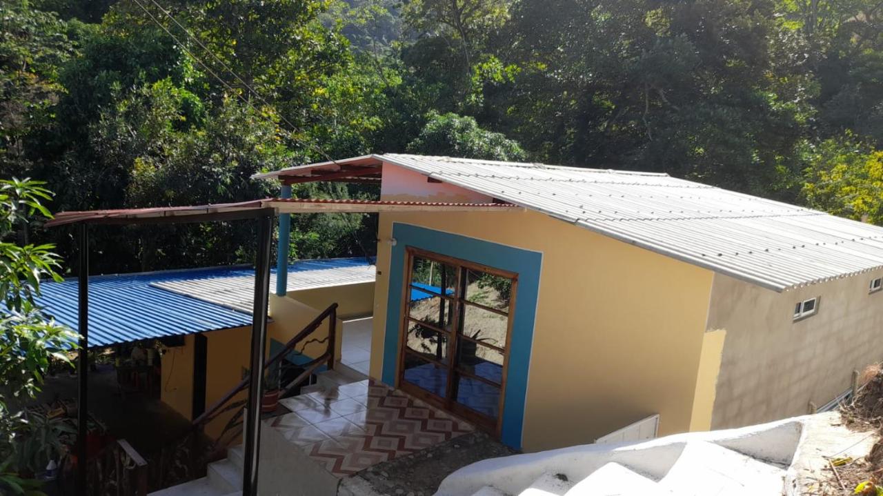 EcoHostal Tierra Prometida - B&B Santa Marta