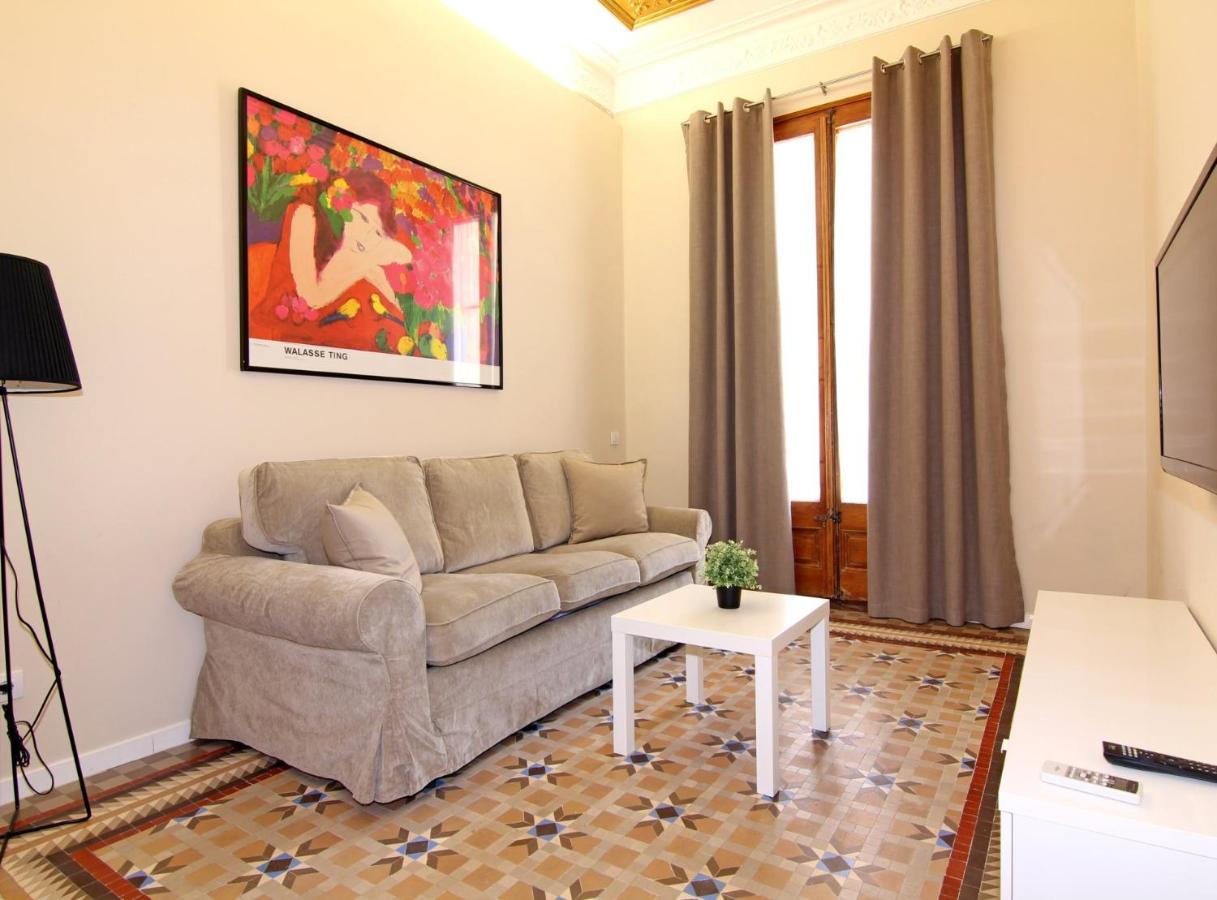 B&B Barcellona - GIRONA - Modernist apartment next to Paseo de Gracia - Bed and Breakfast Barcellona