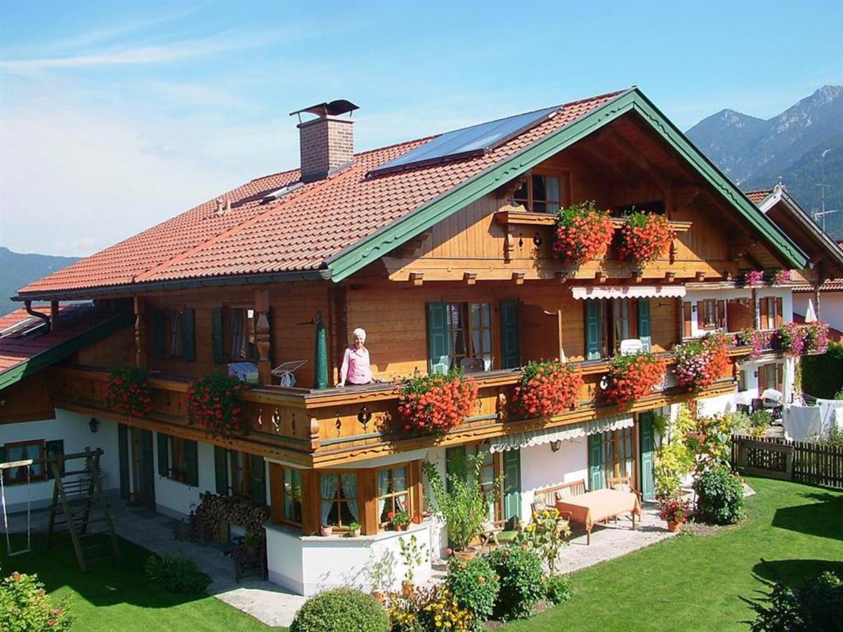 B&B Krün - Landhaus Gschwand - Bed and Breakfast Krün