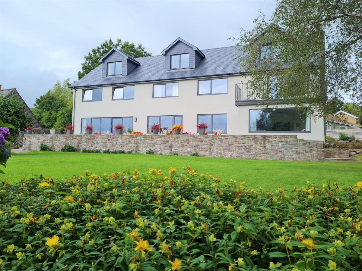 Camden Lodge B&B and Cottage Brecon - B&B