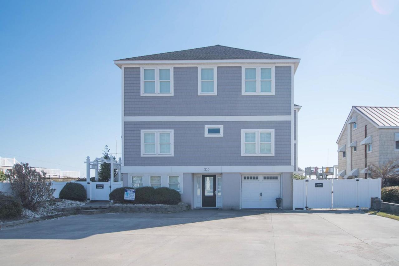 Five Bedroom Holiday Home