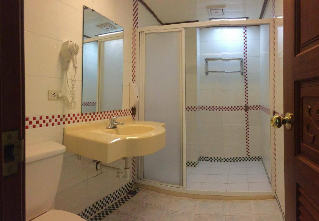 Deluxe Double or Twin Room with Mountain View