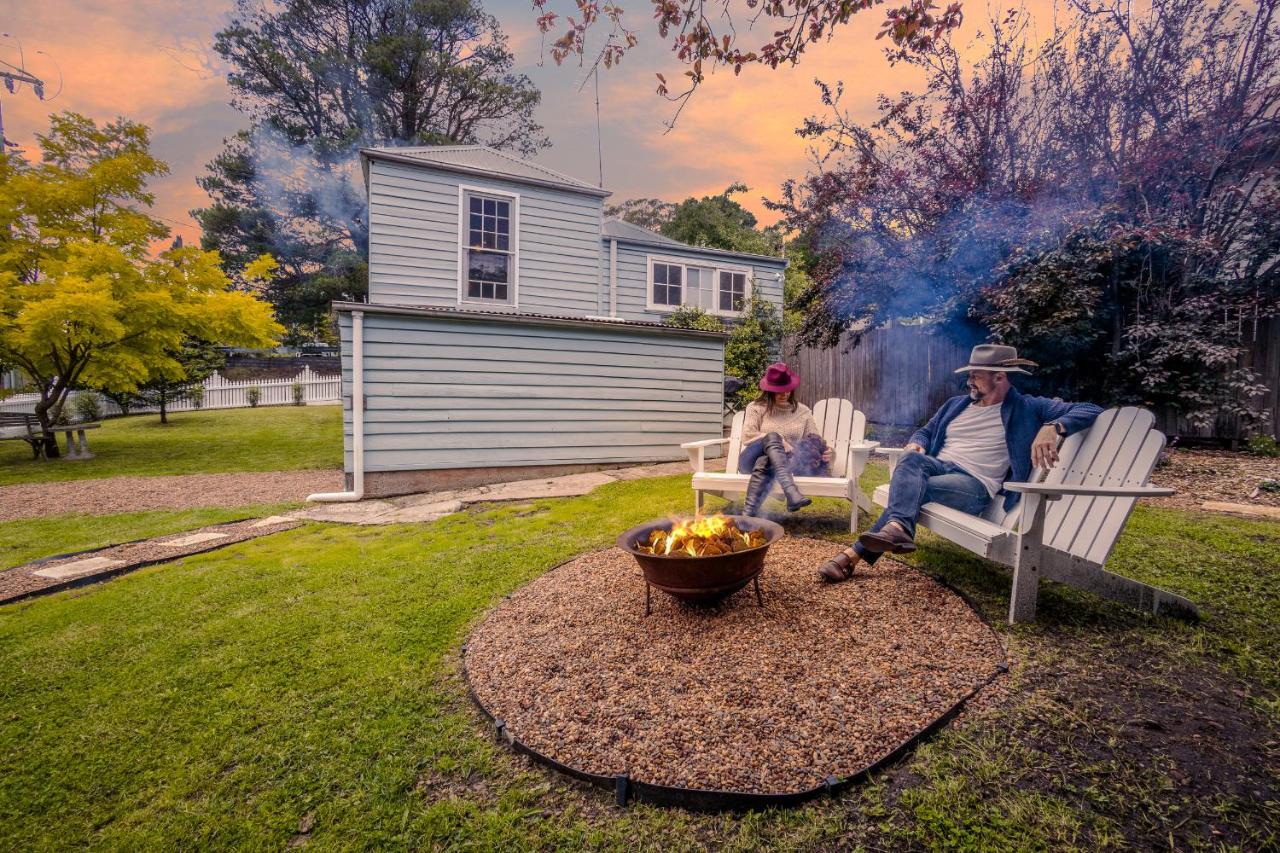 B&B Mount Victoria - Pet-Friendly Blue Mountains Cottage with Indoor Fireplace - Bed and Breakfast Mount Victoria