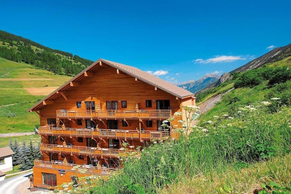 T2/3 6pers & pied des pistes & piscine chauffée - B&B