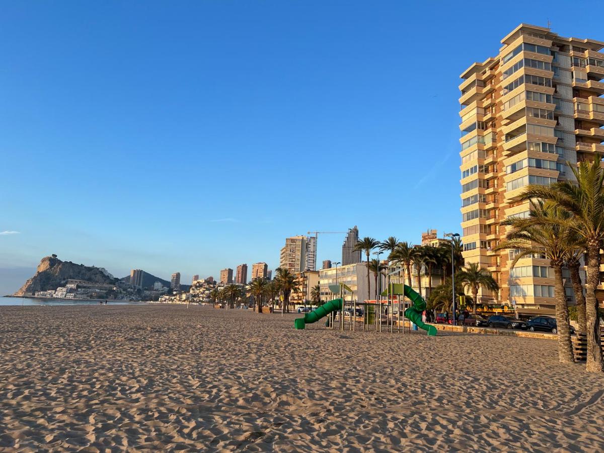 Amazing beachfront apartment - La Cala - B&B