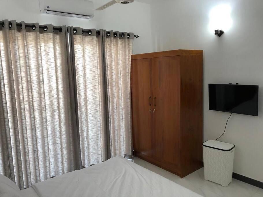 Modern luxury Condo,3 bedroom and 3 bathrooms - B&B