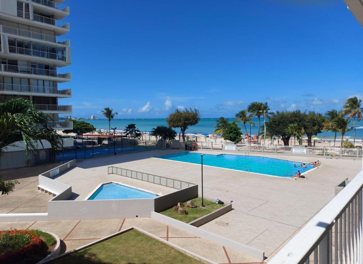Coral Beach Isla Verde Beach Front Large 1 Bedroom Apt 208 Tower 1 - B&B San Juan