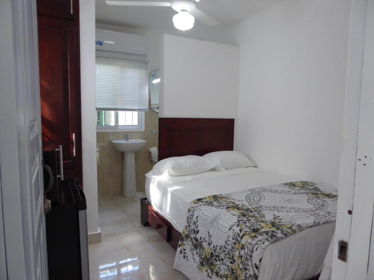 B&B Puerto Plata - Cozy Studios-Private Entrance- HS Internet-AC-Hot Water-Backup Generator-near the Beach - Bed and Breakfast Puerto Plata