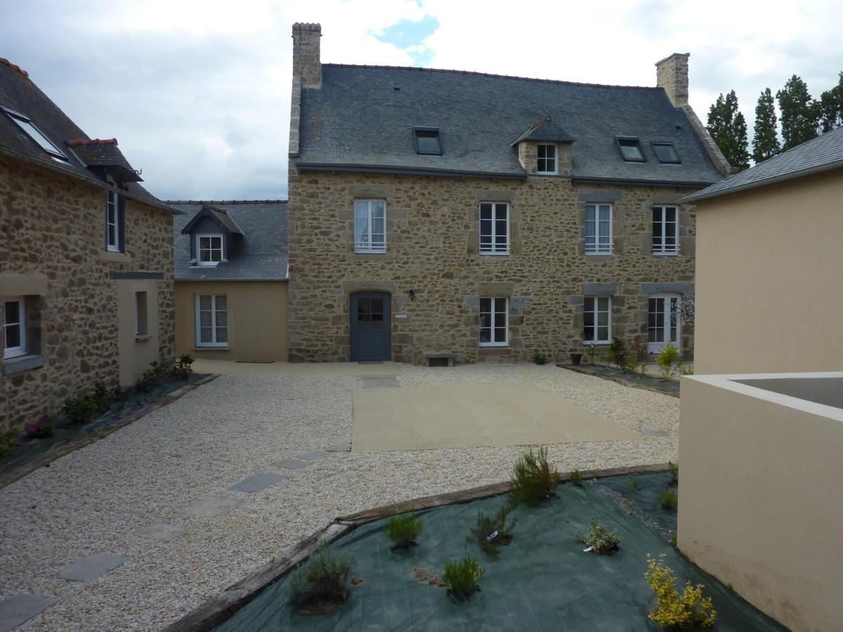 Gentilhommière de la Grande Toutenais - Bed and Breakfast Saint-Malo