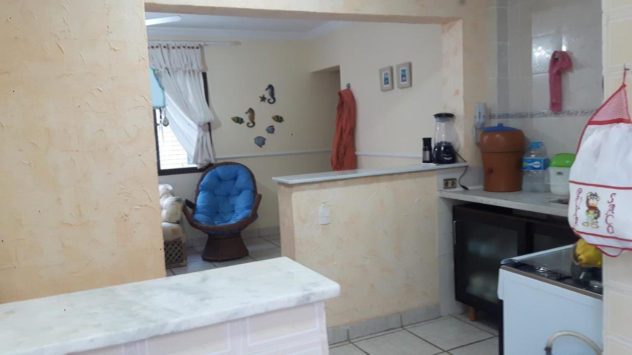 Apartamento no Guaujá/SP, c/ 2 q., 72 m2. Uma vaga na garagem - Chambres d'hôtes Guarujá
