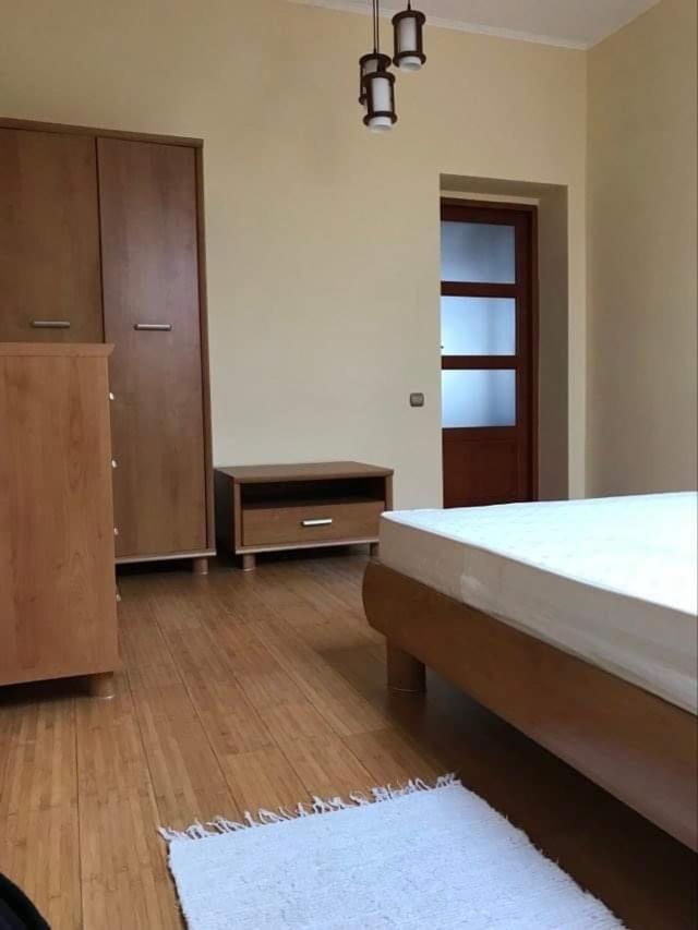 Затишна квартира в спальному районі - B&B